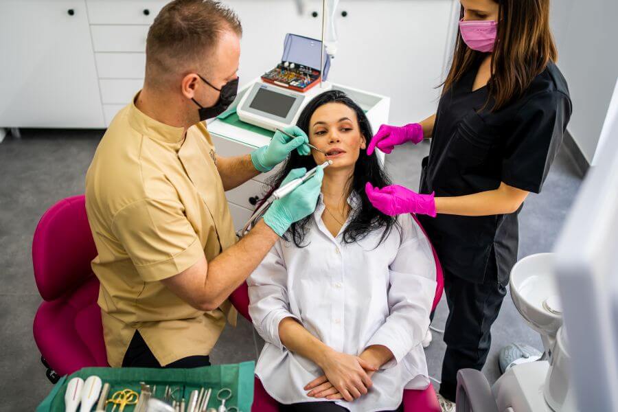 Chirurgie orala implant dentar Cluj stomatologie